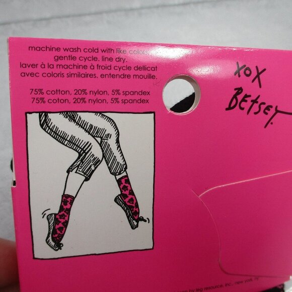 BETSEY JOHNSON Lip Socks NWT Size  9-11 - Picture 6 of 8